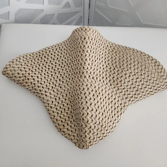 GREAT Straw Hat Large Brim, Folds up Perfectly for Travel - Picture 4 of 6